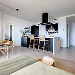 Apartman Renovated Casaris Big Balcony And Sea View