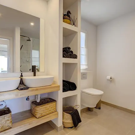 شقة Renovated Casaris Big Balcony And Sea View
